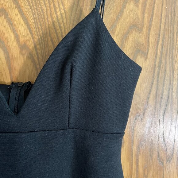 Misguided Bodycon Dress- Knee length, Deep Sweetheart V Neckline - Picture 2 of 7